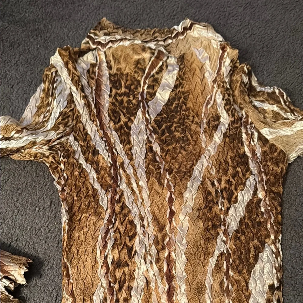 Brown and Cream Women's Top - Picture 4 of 4